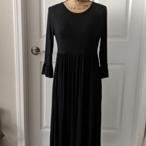 PIKO/ DLMN Bell sleeve black dress